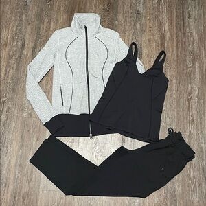 Like New Lululemon Bundle. Size Tops 6/Bottom 4